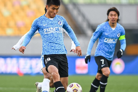 出奇精选：中超 01-03 15:30 大连人vs青岛队
