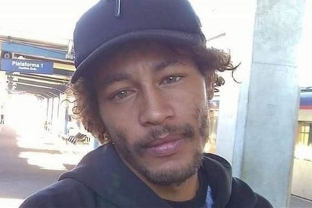 做网红不香吗？外马尔要凉了，因盗窃便利店被捕