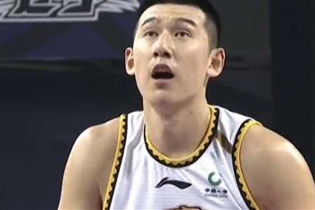 出奇精选：CBA 辽宁VS广州 韩德君停赛，辽宁队内线遭遇挑战？
