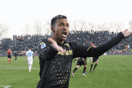 纳尼迎威尼斯首秀，替补登场1分钟即送助攻