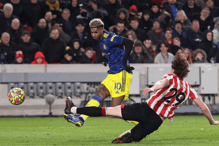 英超-C罗复出B费助攻双响，曼联3-1止客场连平