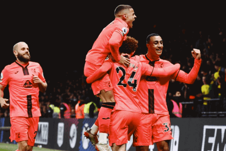 英超-萨金特蝎子摆尾+双响，诺维奇客场3-0沃特福德