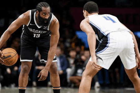 BR记者：哈登表达了对欧文兼职的不满 对纳什易变轮转的沮丧