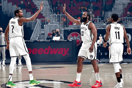 出奇精选：NBA 篮网VS勇士：豪强相撞，勇士能否保持主场连胜？