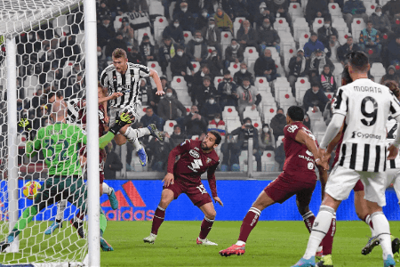 意甲-德里赫特进球 迪巴拉伤退 尤文1-1都灵仍居第4