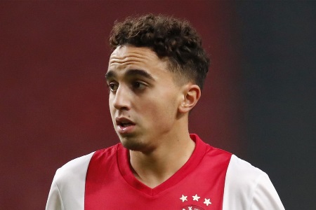 官方：阿贾克斯赔偿努里785万欧，并退役34号球衣