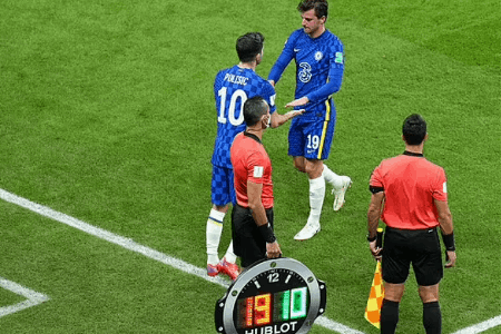 欧冠情报：切尔西vs里尔，芒特缺阵、卢卡库低迷！切尔西靠谁来进球？