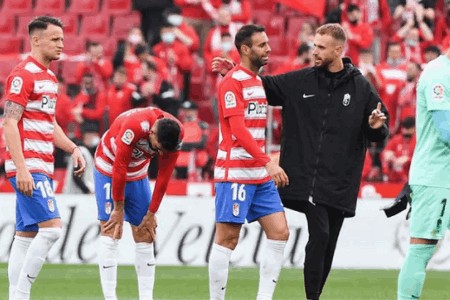 西甲情报：格拉纳达vs加的斯，两队防守堪忧！保级战有助于火力全开？