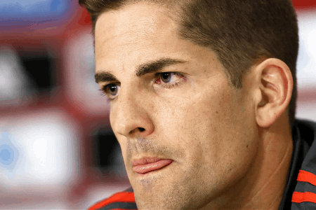 官方：格拉纳达主帅罗伯特-莫雷诺下课