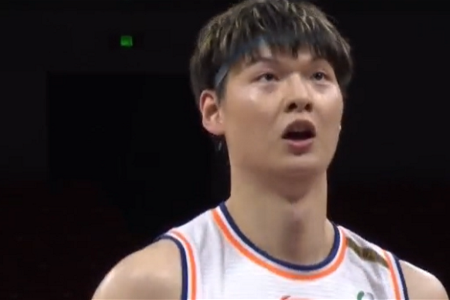 出奇精选：CBA 深圳VS上海 打破心魔，上海欲零封深圳？