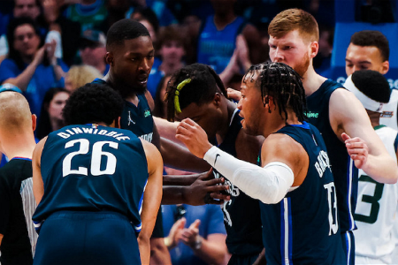 NBA战报：爵士99-93独行侠 米切尔32+6+6丁威迪22分