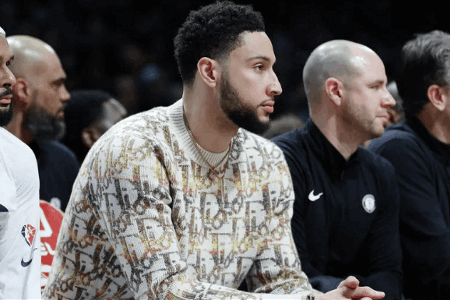 ESPN记者：西蒙斯预计会在系列赛G4复出