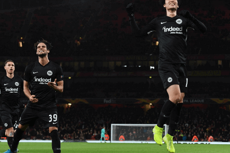 欧联杯官方评选本轮最佳球员，法兰克福球员镰田大地当选