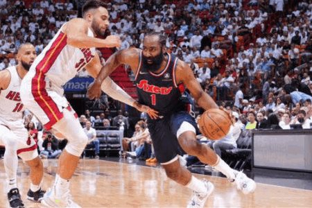 大帝缺阵76人下半场哑火 希罗25分热火1-0领先