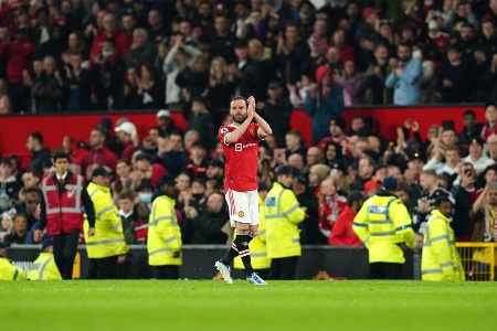 英超-C罗点射破门B费建功瓦拉内处子球 曼联3-0布伦特福德