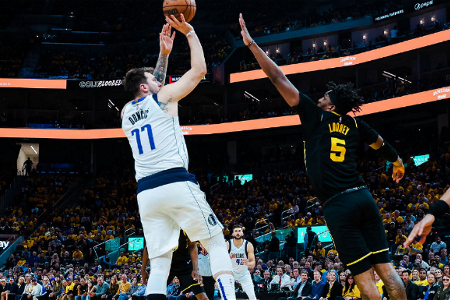 NBA战报：独行侠110-120勇士 汤普森32分东契奇28+9+6