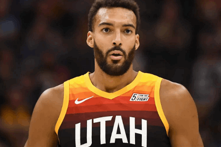 爵士在权衡交易戈贝尔的可能，猛龙有意出阿奴诺比