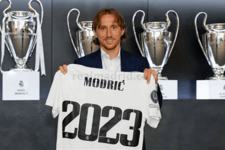 官方：36岁莫德里奇与皇马续约至2023年