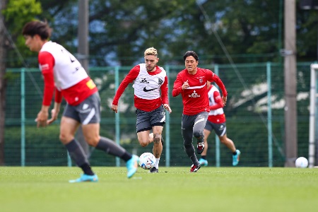竞足周六016 日职 浦和红钻vs名古屋鲸八 客队主力门将缺阵