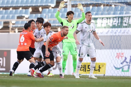 竞足周日003韩K 蔚山现代vs全北现代 全北深受FIFIA病毒