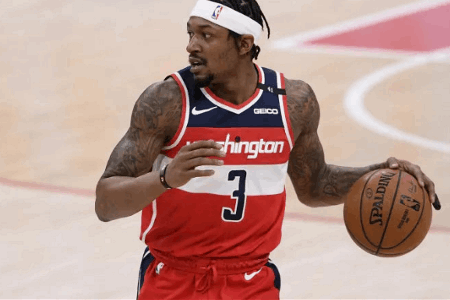 比尔拒绝执行最后一年3640万选项，成为完全自由球员