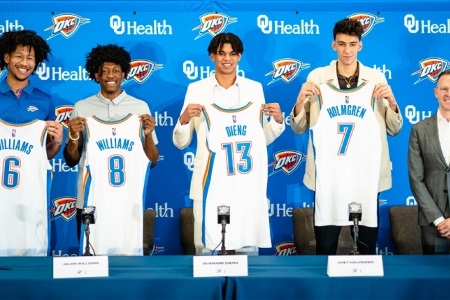 雷霆官方：霍姆格伦穿7号、迪昂13号、杰伦-威廉姆斯8号