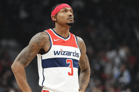 比尔预计跳出3640万球员选项，和奇才重签5年2.48亿顶薪合同