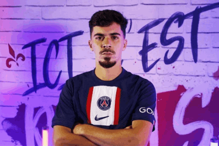 官方：巴黎签下波尔图中场维蒂尼亚