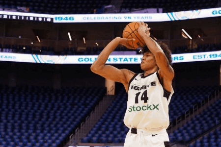 NBA夏联赛精选：﻿雄鹿vs猛龙 ﻿ ﻿同样的战绩和表现，﻿谁的发挥更胜一筹？﻿