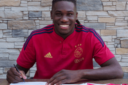 官方：阿贾克斯签下苏超流浪后卫巴塞伊