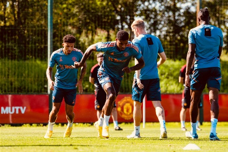 竞足周六029 英超 布伦特福德vs曼联 C罗积极合练，渴望首发