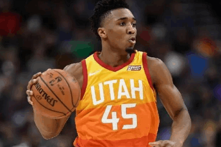 曝爵士仍坚持超高要价：巴雷特+6首轮签换米切尔