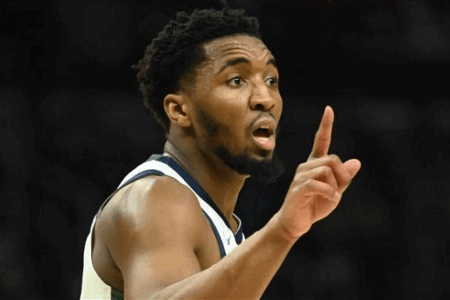 记者：篮网一些成员喜欢球队现在的阵容 没有追米切尔的紧迫感