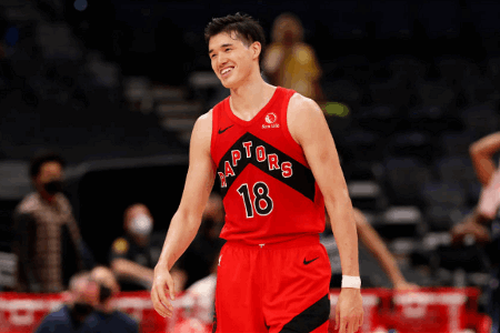 篮网宣布一年无保障合同签约渡边雄太