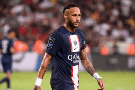 战摩纳哥内马尔点射破门，达成俱乐部生涯350球成就