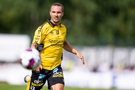 竞足周一002 瑞典超  佐加顿斯VS埃尔夫斯堡，客队主力中卫莱奥停赛