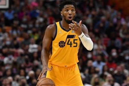 费舍尔：尼克斯和爵士都想在9月6日前完成米切尔的交易