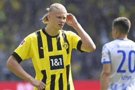 多特高层：哈兰德表现太出色成球队负担 影响队友