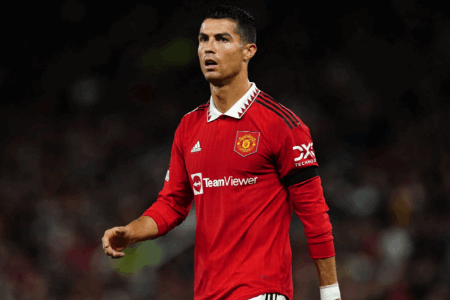 C罗数据：52次触球3次射门进1球 首发球员中最低分