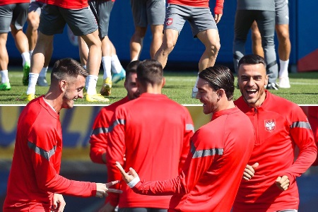 竞足周六007：塞尔维亚最强阵练兵，瑞典前锋伊萨克受伤缺阵