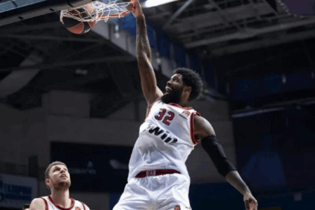 埃利斯的堂弟！官方：广东男篮大外援奥克塔维厄斯已抵达中国