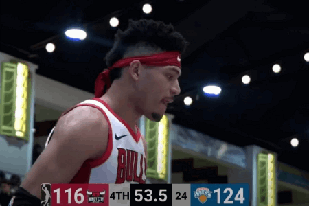 官方：篮网签下了自由球员前锋凯泽-盖茨