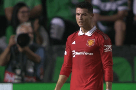 C罗数据：8次射门1次射正，1次中柱错失1次重大机会，1次助攻