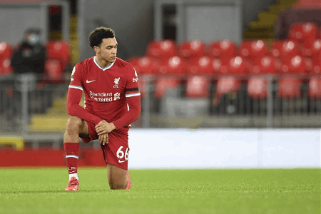 对阵阿森纳被踩到脚踝，记者：阿诺德可能伤缺两到三周比赛