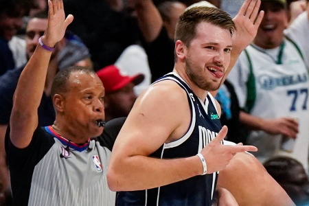 NBA-东契奇32+7+10 莫兰特20分 独行侠大胜灰熊迎首胜