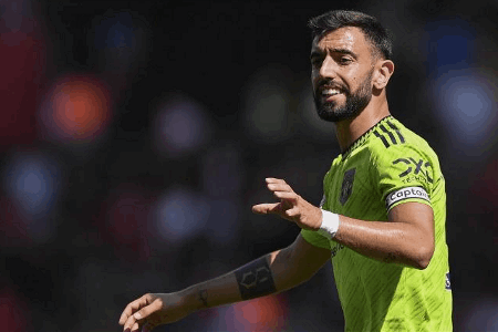 B费本场数据：4次关键传球，3次创造良机，传球成功率92%