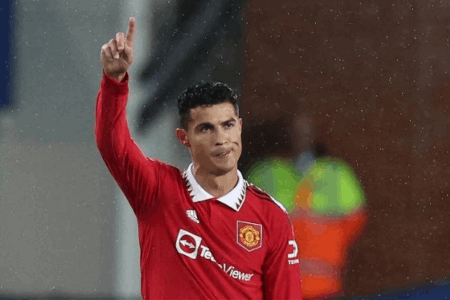 C罗全场数据：7次射门3次射正，1进球+1球被吹越位