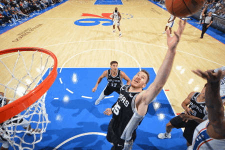 ESPN名记：马刺中锋波尔特尔可能被交易