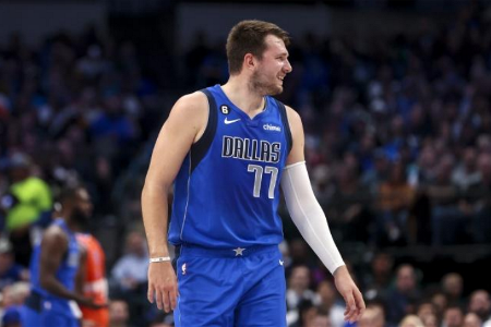张伯伦后NBA首人！东契奇本赛季前8场比赛均砍下30+