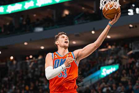 NBA-大洛25分 波蒂斯12+21 雄鹿击退雷霆豪取9连胜